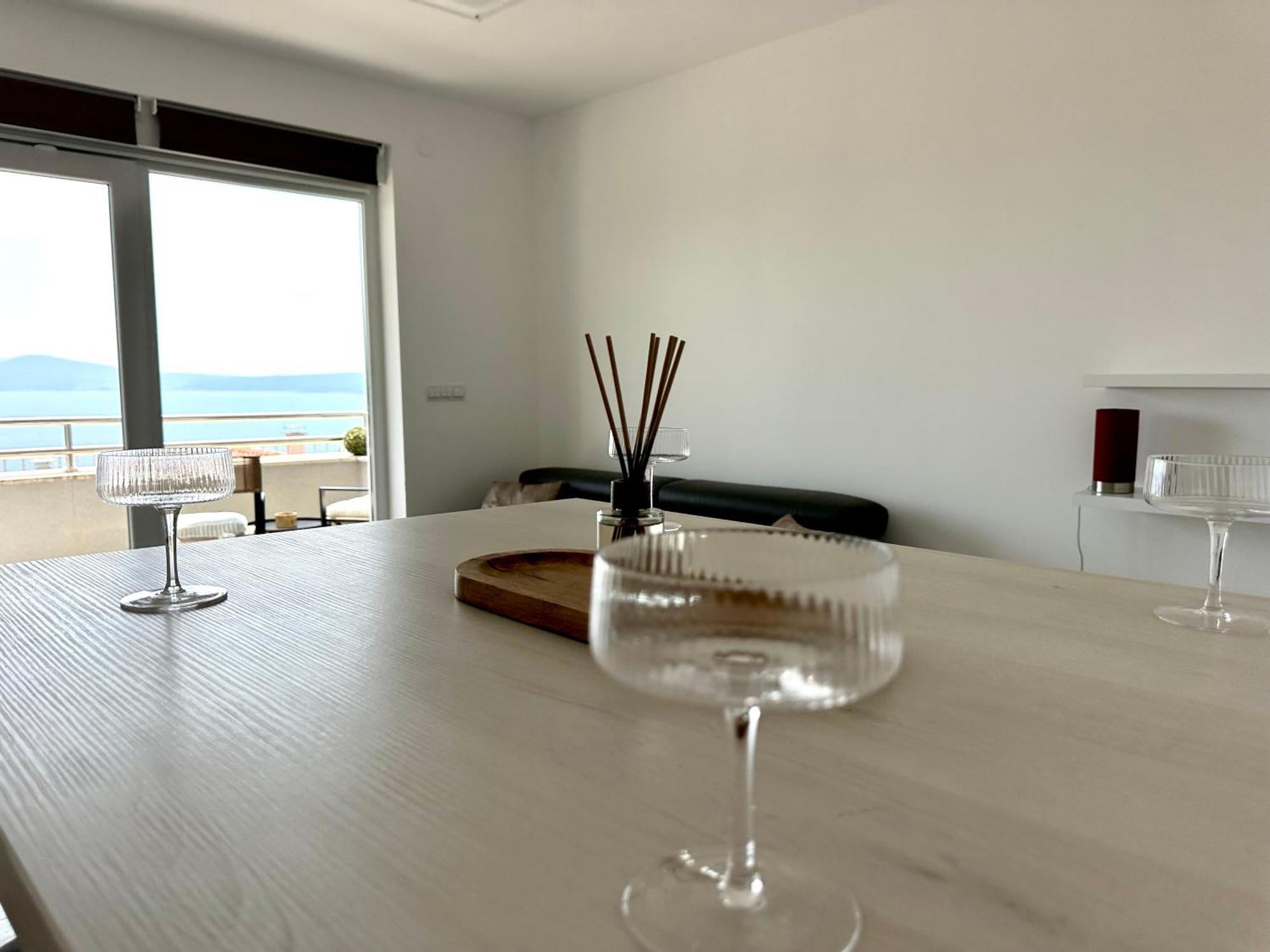 The View Apartment With Pool - 茨里克韦尼察 外观 照片